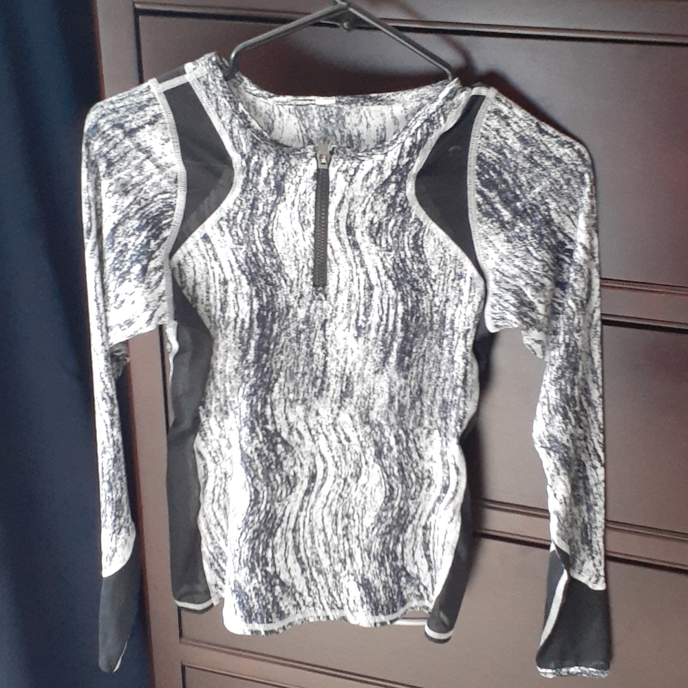 Lululemon rash guard